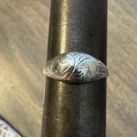 Estate Jewelry - Engraved Sterling Silver Women's Dome Ring size 6.5